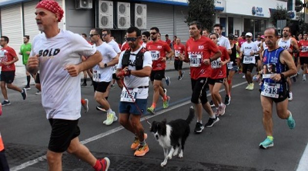 3 bin atlet İzmir’in 100. yılı için koştu