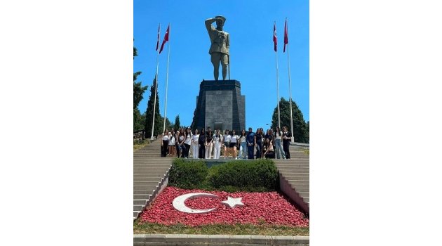 Bin liseli genç müzelerle tanıştı