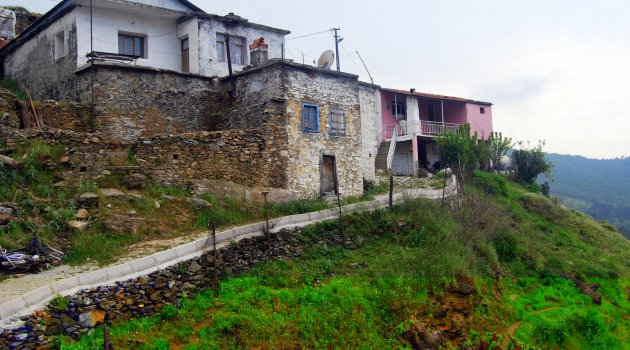 Çatalca Dağı Eteklerinde Bir Köy Kavacık