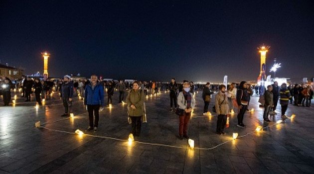 İzmir Ata’ya saygı nöbetinde