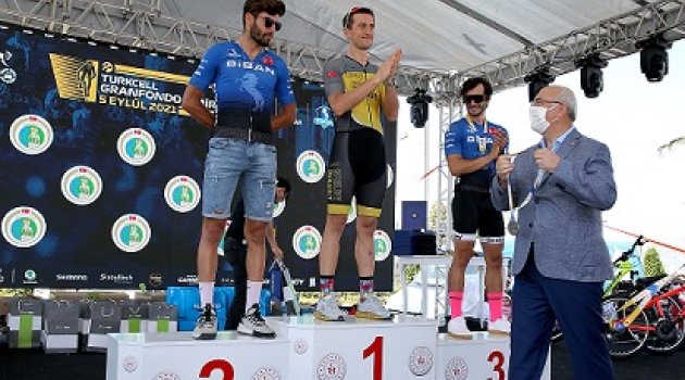 İZMİR’DE PEDALLAR AFETZEDE ÇOCUKLARIN EĞİTİMİ İÇİN DÖNDÜ