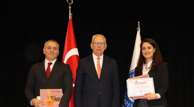 İzmir İl Millî Eğitim Müdürlüğü ve İzmir Ekonomi Üniversitesi ‘Mesleğimde Matematik Çalıştayı’nda Buluştu