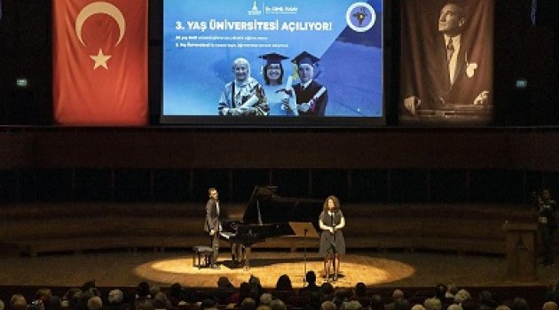 İzmir'de 60 yaş ve üzerindekiler üniversiteli oluyor
