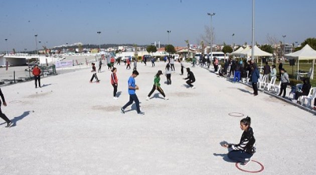 MENEMEN’DE BOCCE HEYECANI YAŞANDI