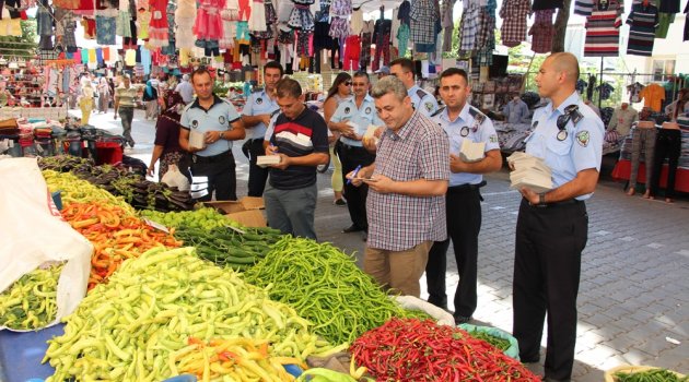 Ödemiş  pazarcı esnafına ücretsiz fiyat etiketi dağıtıldı