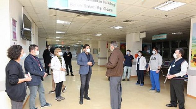Op. Dr. M. Burak Öztop'' İzmir'de Aşı Mesaisi Hastanelerde Gece 24.00’e Kadar Devam Ediyor...