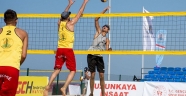 Dikili'de Plaj Voleybolu Şampiyonası Son Buldu 